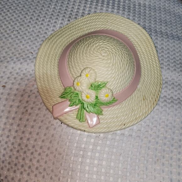VINTAGE HOMCO EUC STRAW BONNET WALL POCKET 1985 BURWOOD - Picture 1 of 5